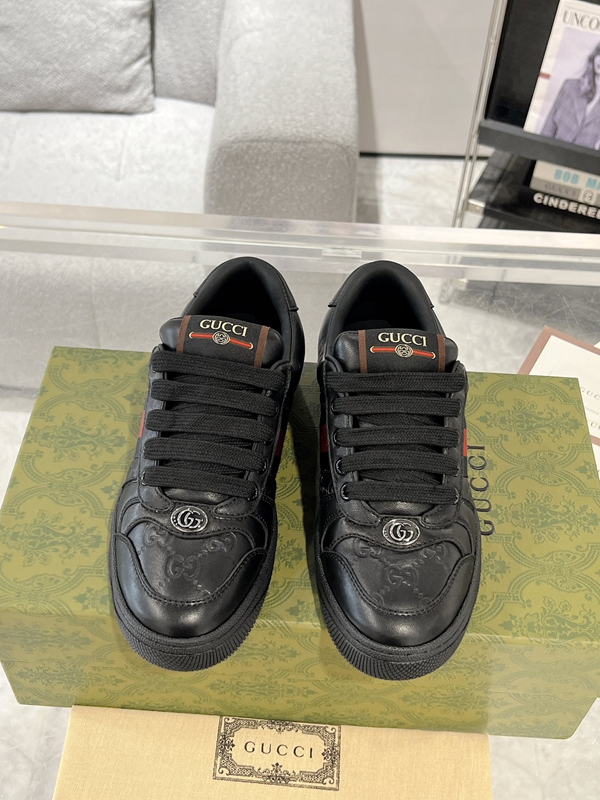 グッチ靴正面デザイン
